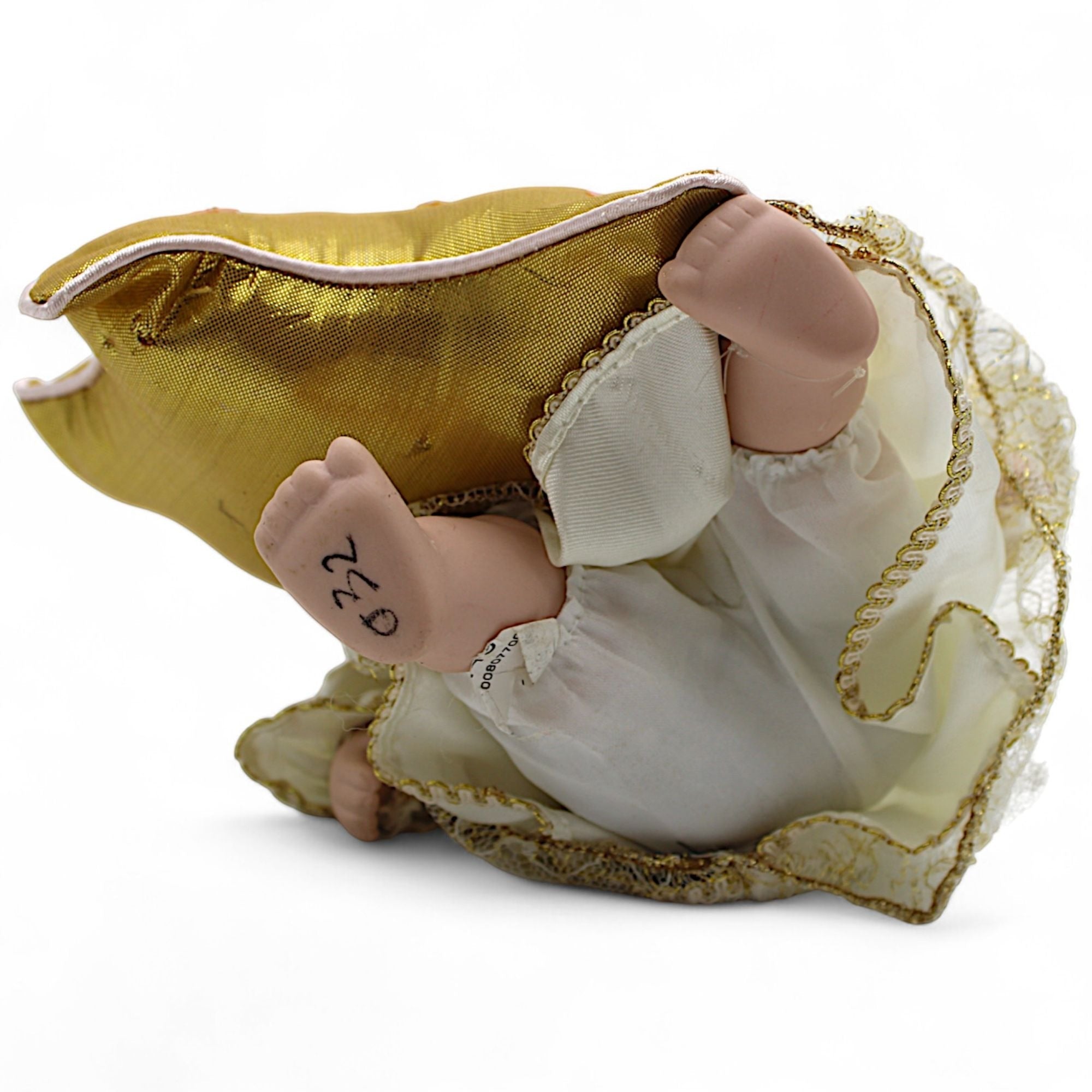 Geppeddo Mindy Mini Angel Porcelain Doll with Golden Star – angel dollGeppeddoDollangel dollangel figurineangel wings7