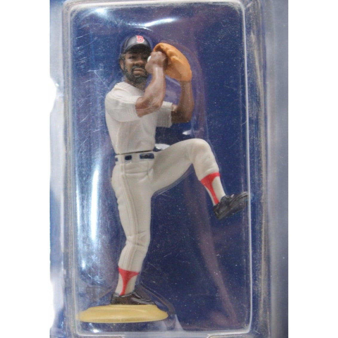 Close-up of Lee Smith action figure in pitching pose