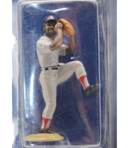 Close-up of Lee Smith action figure in pitching pose