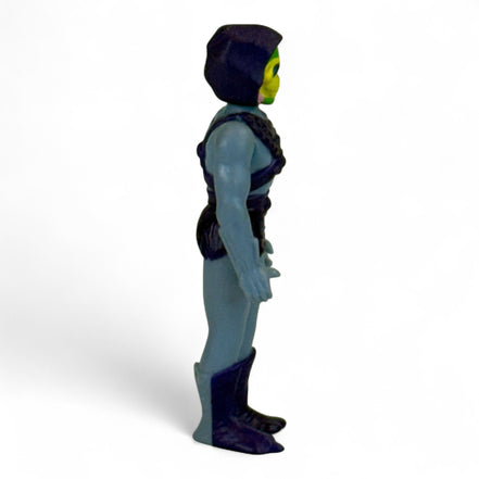 Masters of the Universe Skeletor 2018 Reaction Figure side profile