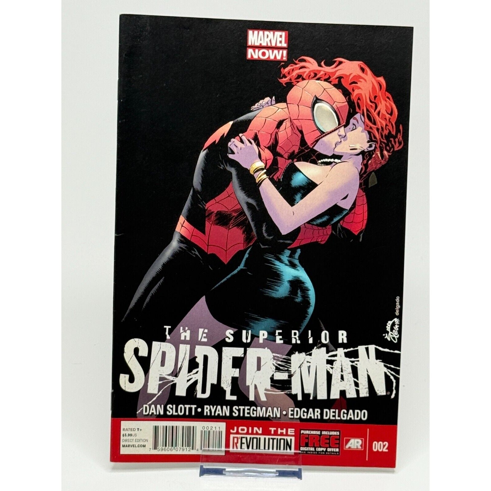 Cover of Superior Spider-Man #2 featuring Spider-Man embracing a woman, Marvel NOW! logo