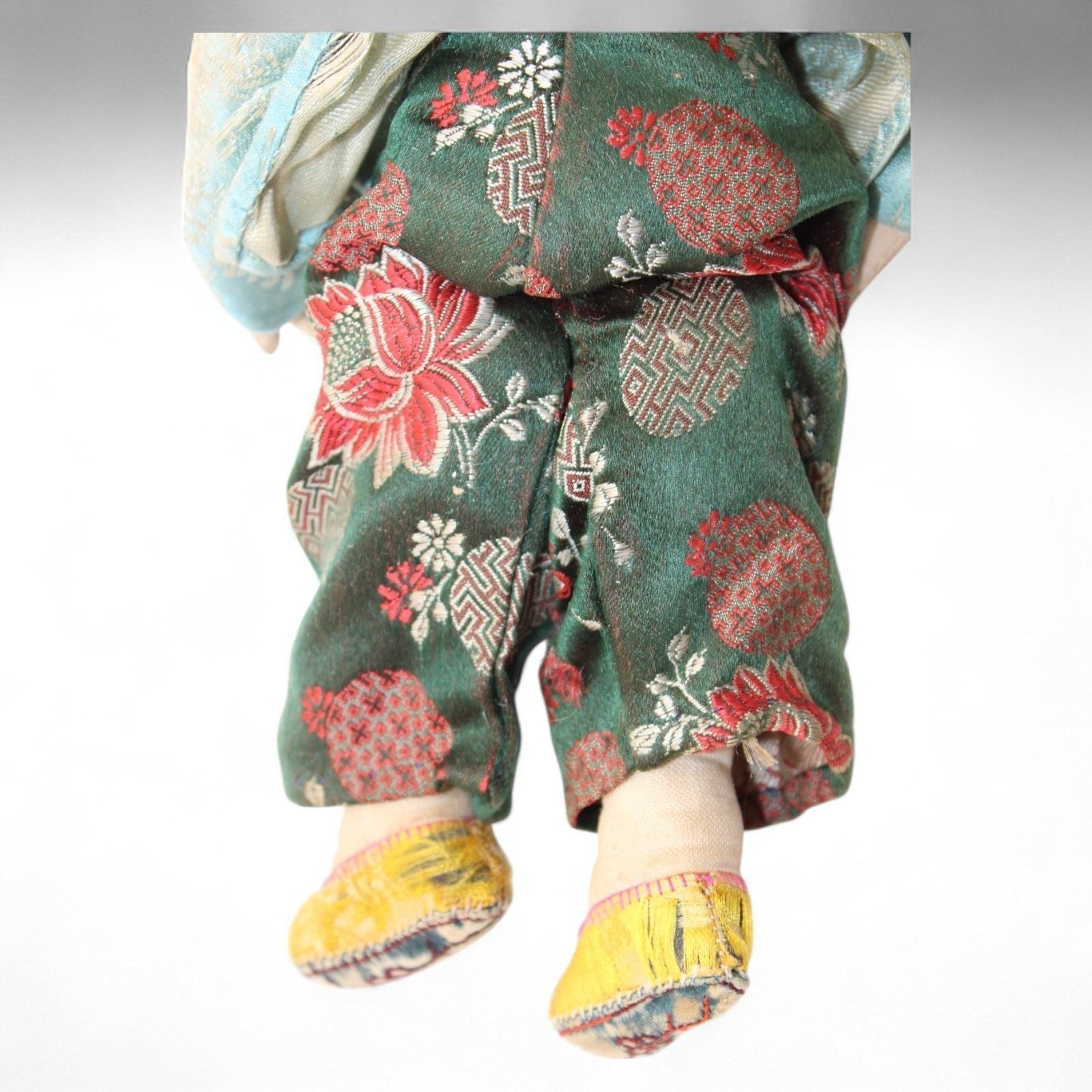 Vintage Asian Cloth Doll with Embroidered Silk Outfit – vintage dollUnknownDollantique dollAsian cloth dollcollector's item5